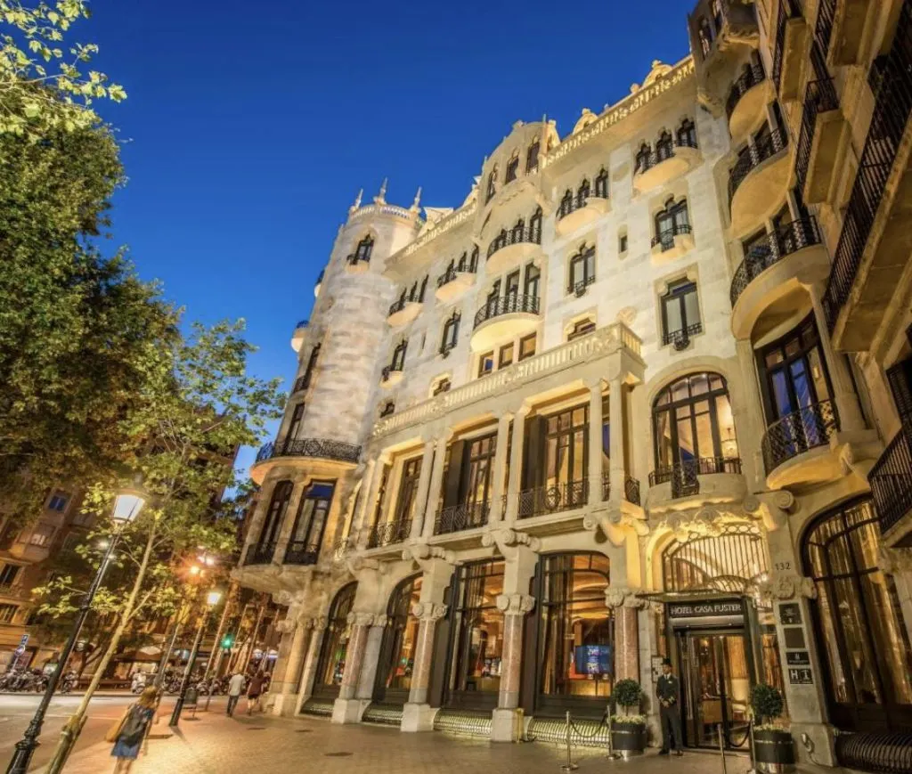 Hotel Casa Fuster G.L 6 floors stair access to rooms