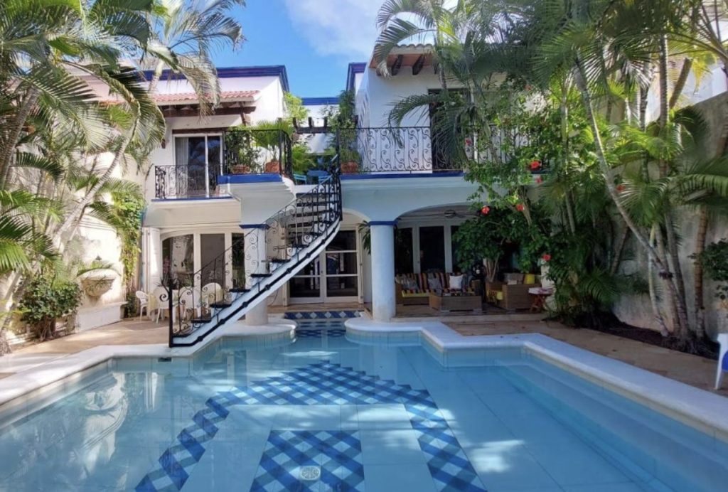 La Villa du Golf in Cancun Hotel Boutique Stair access To Rooms