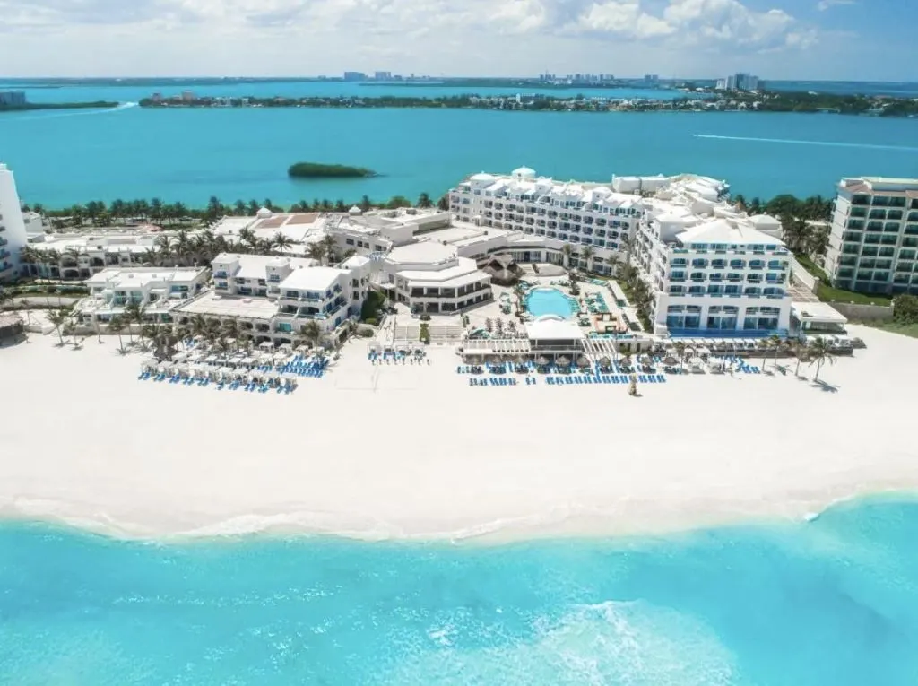 Wyndham Alltra Cancun All Inclusive Resort (Stair Access 6 Floors).